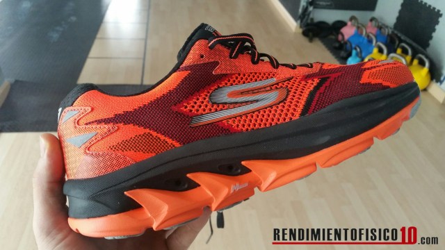 Skechers GOrun Ultra Road | rendimientofisico10.com