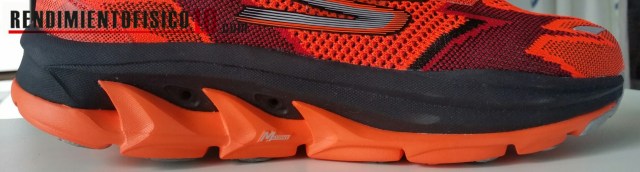 Skechers GOrun Ultra Road | rendimientofisico10.com
